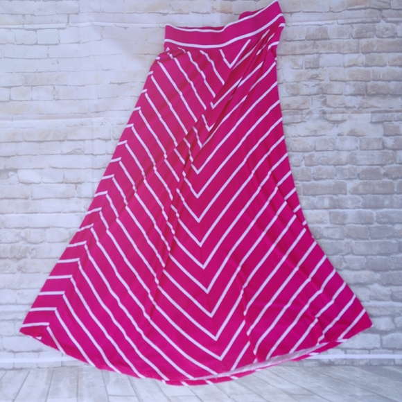 Long Skirt - Picture 5 of 5